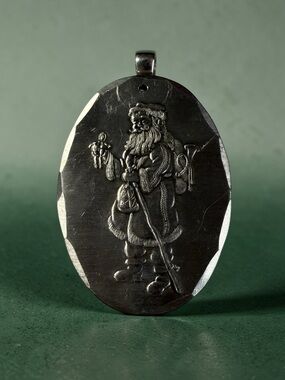 Wendell August Forge Pewter Santa Oval Holiday Ornament Pendant